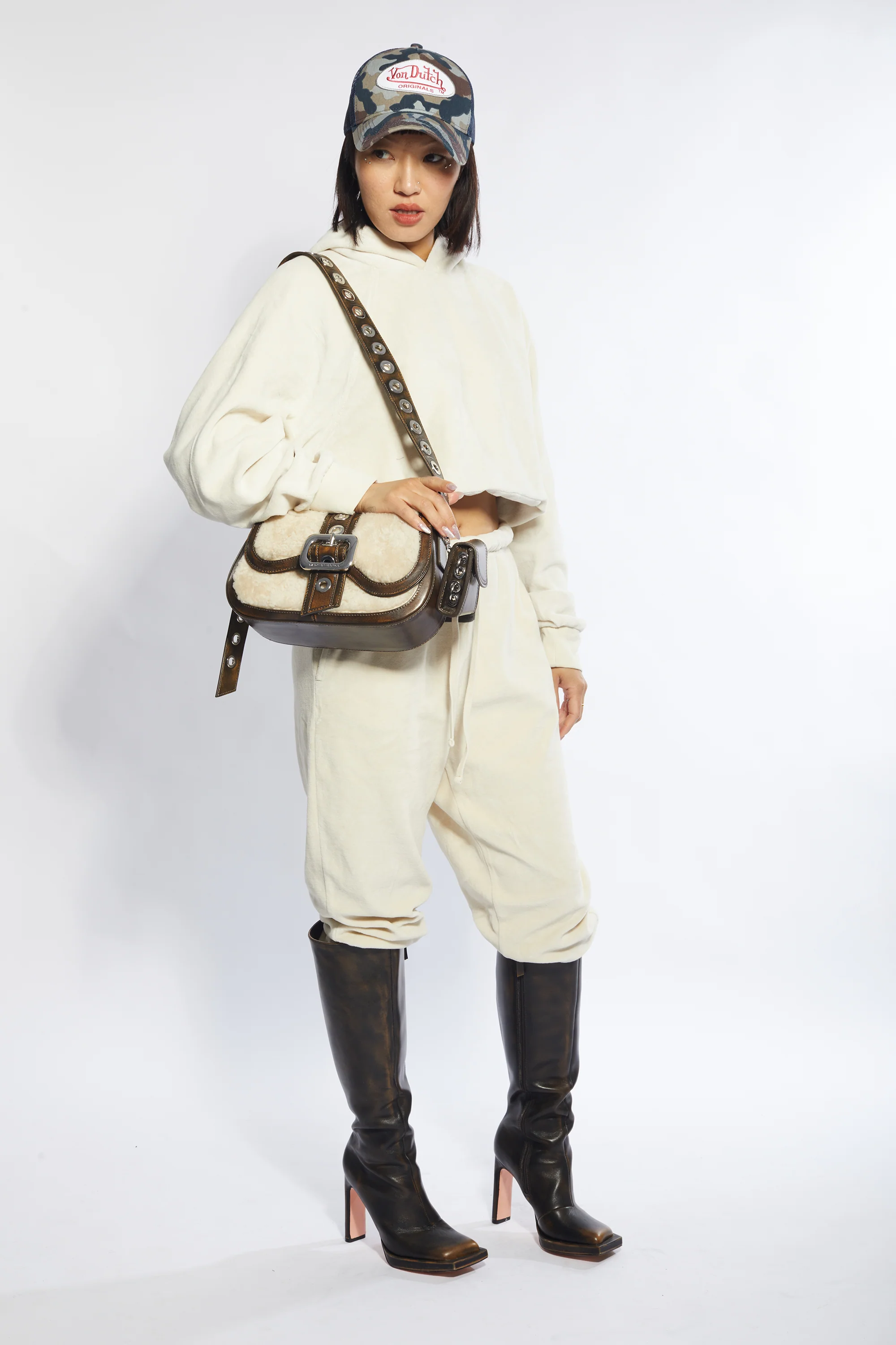 KISS SHEARLING - Image 9