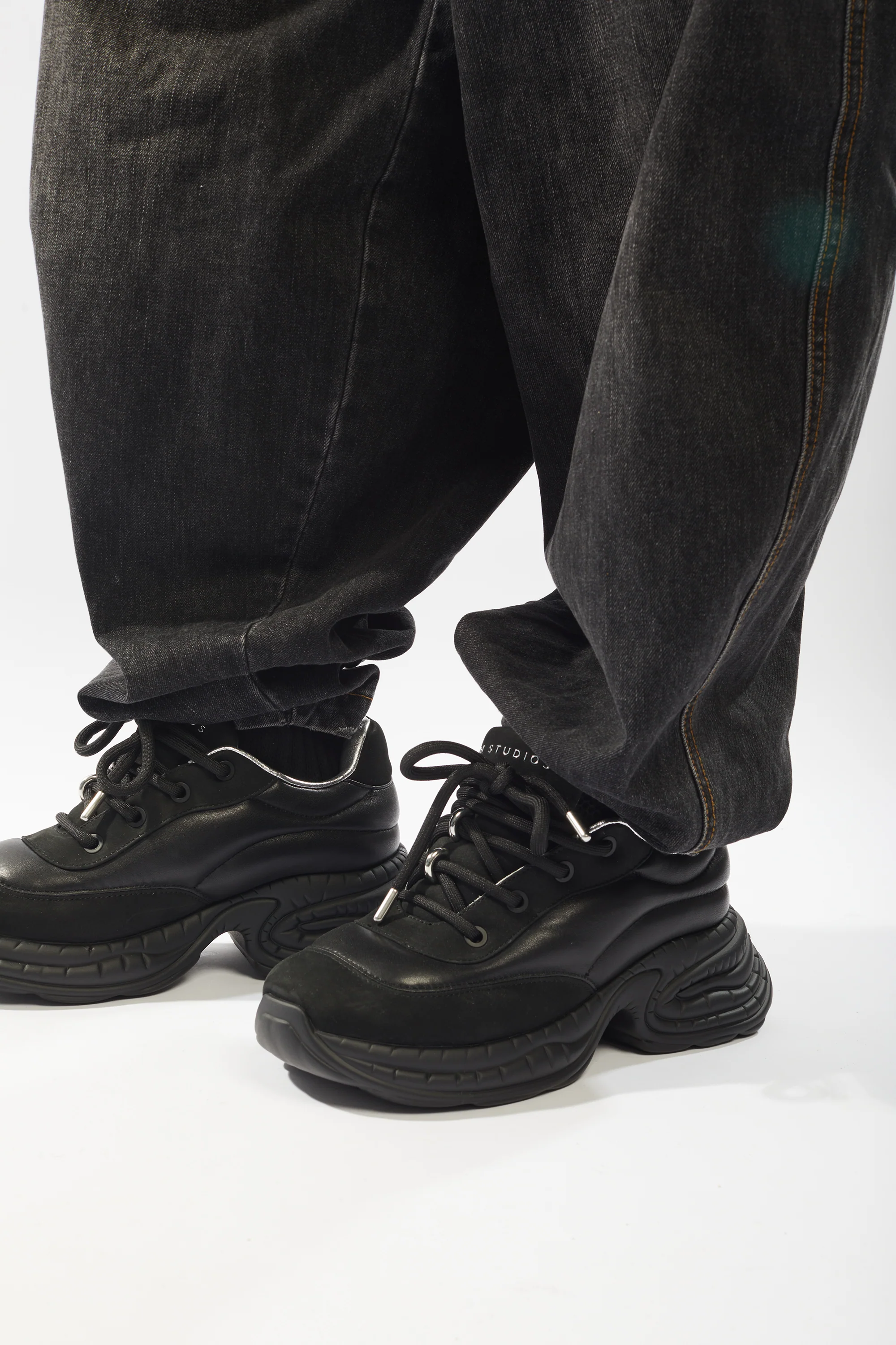 POP BLACK LEATHER - Image 9